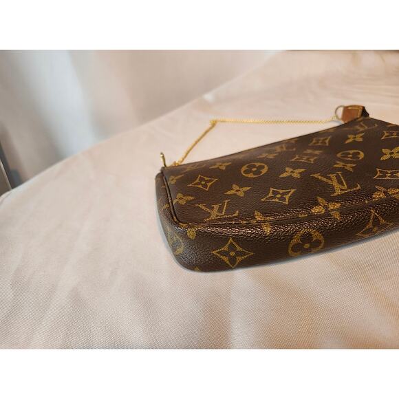 Louis Vuitton LV Monogram Pochette Accessoires with Gold Chain Vintage Bag - Picture 8 of 14